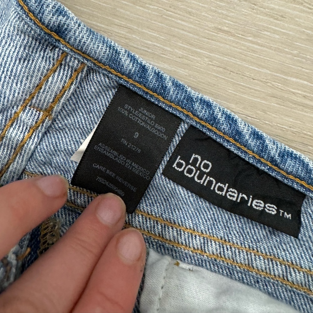Vintage Y2K mid rise denim jean shorts - Picture 3 of 10